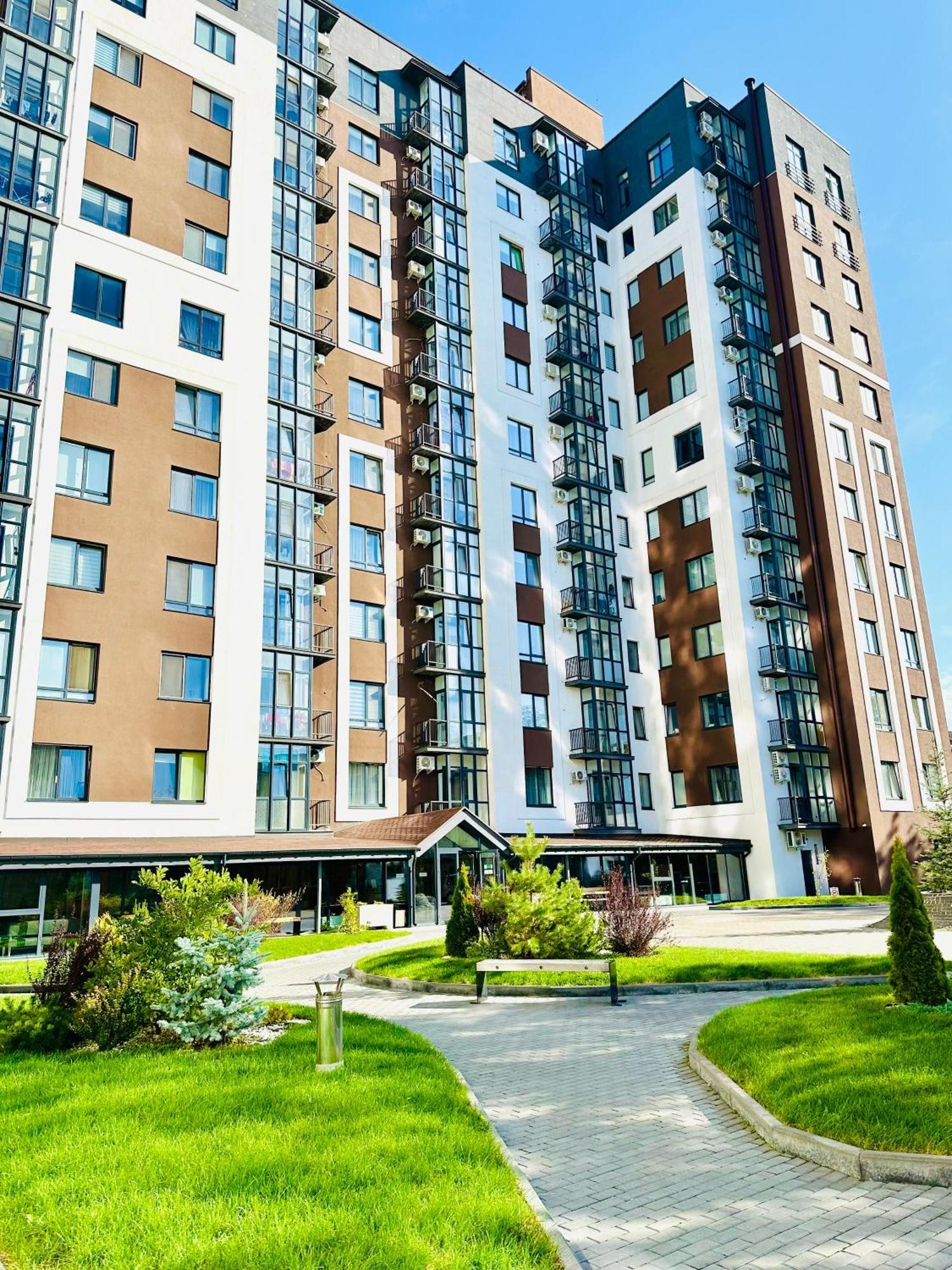 Comfortable Apartments With A Coffee Machine In The City Centre, Zlata Plaza Рівне Екстер'єр фото