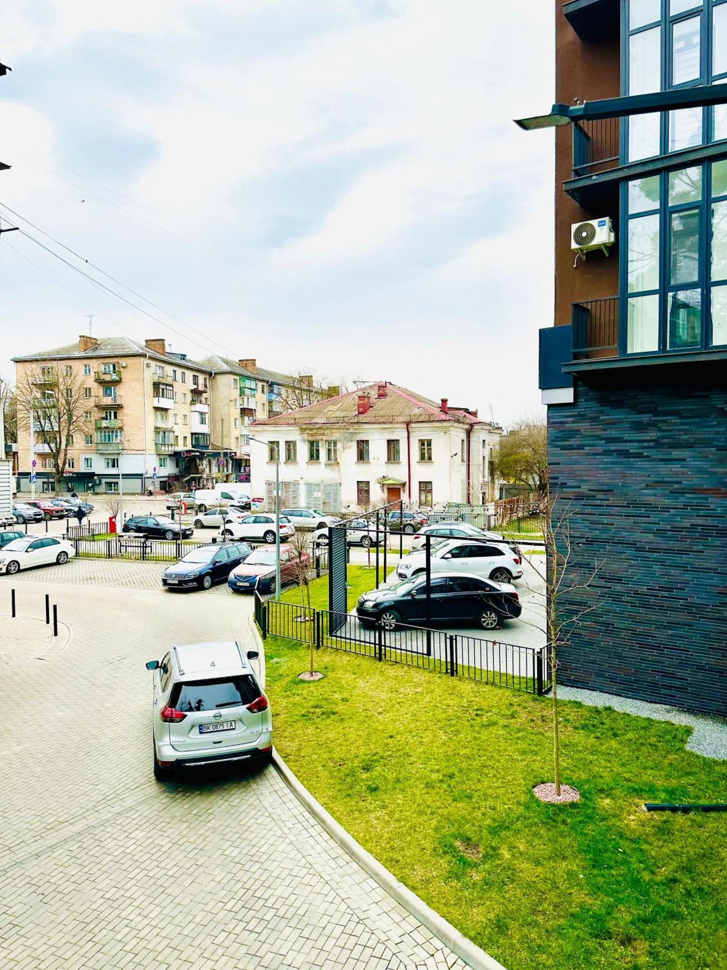 Comfortable Apartments With A Coffee Machine In The City Centre, Zlata Plaza Рівне Екстер'єр фото