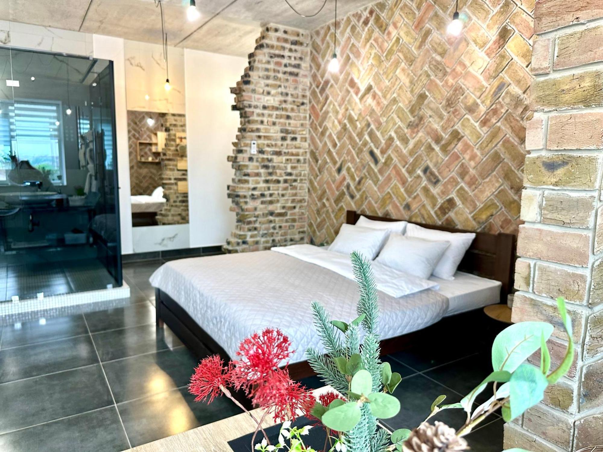 Comfortable Apartments With A Coffee Machine In The City Centre, Zlata Plaza Рівне Екстер'єр фото